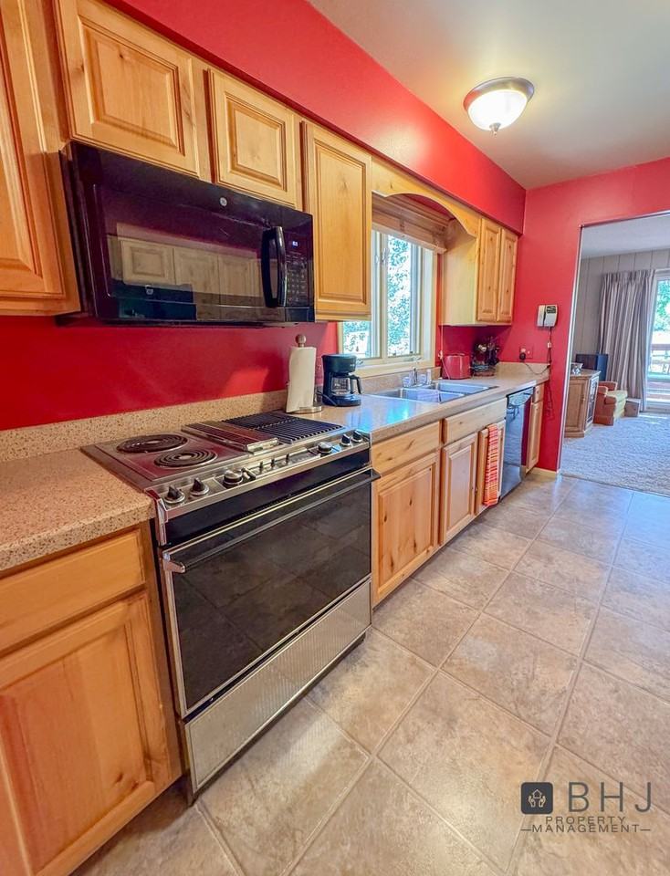 21 Mills St - Photo 2 of 32