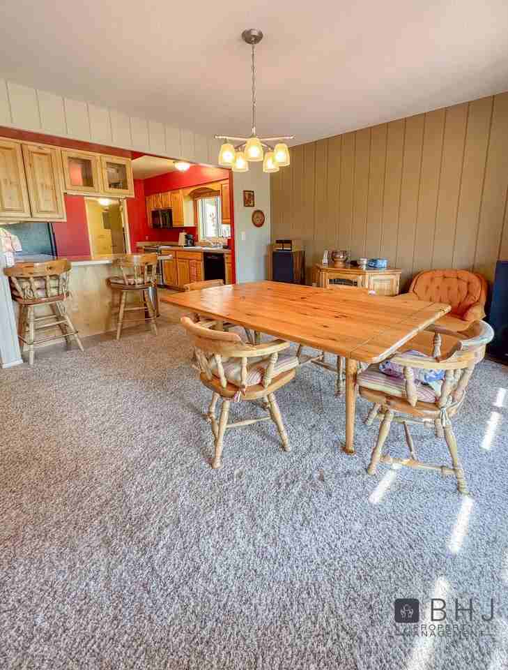 21 Mills St - Photo 5 of 32