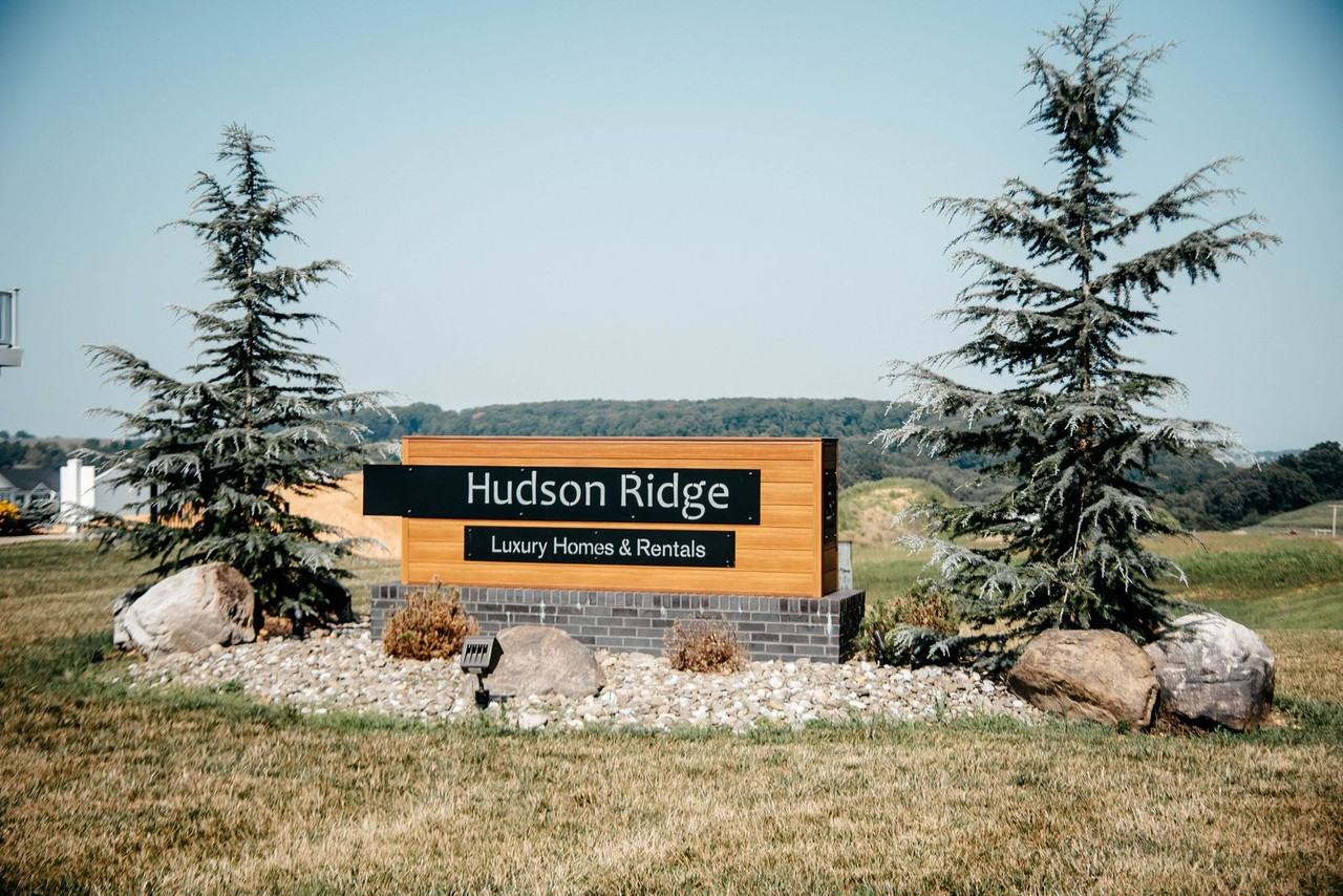 312 Avon Dr - Photo 3 of 40