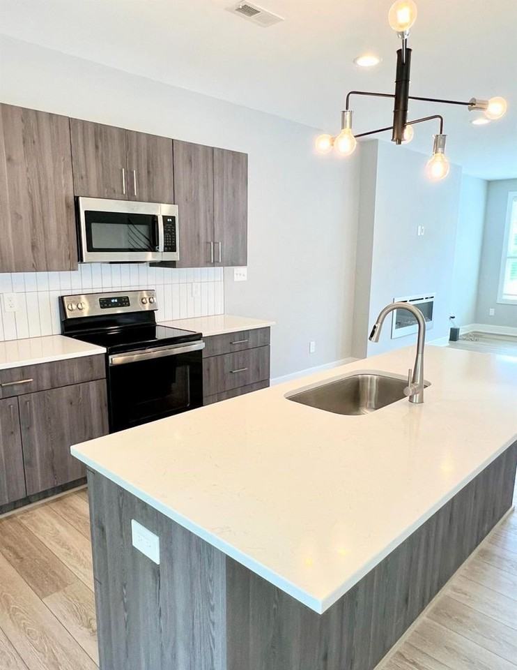 420 Breezewood Dr #224 - Photo 3 of 16