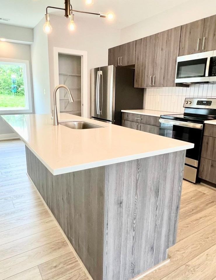 420 Breezewood Dr #224 - Photo 4 of 16