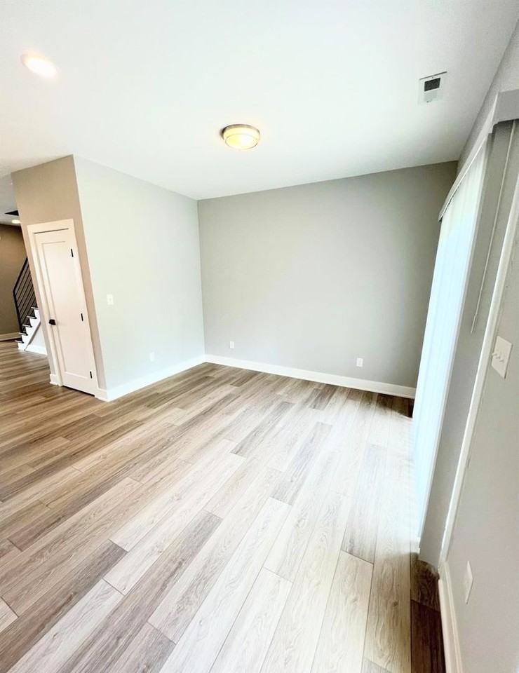 420 Breezewood Dr #224 - Photo 7 of 16