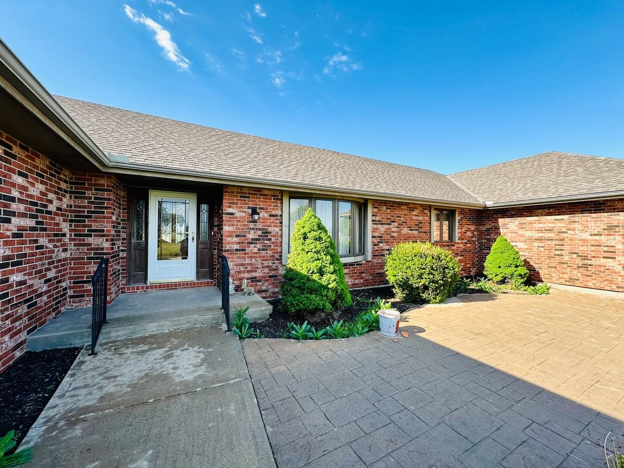 15255 W 223rd St - Photo 2 of 39