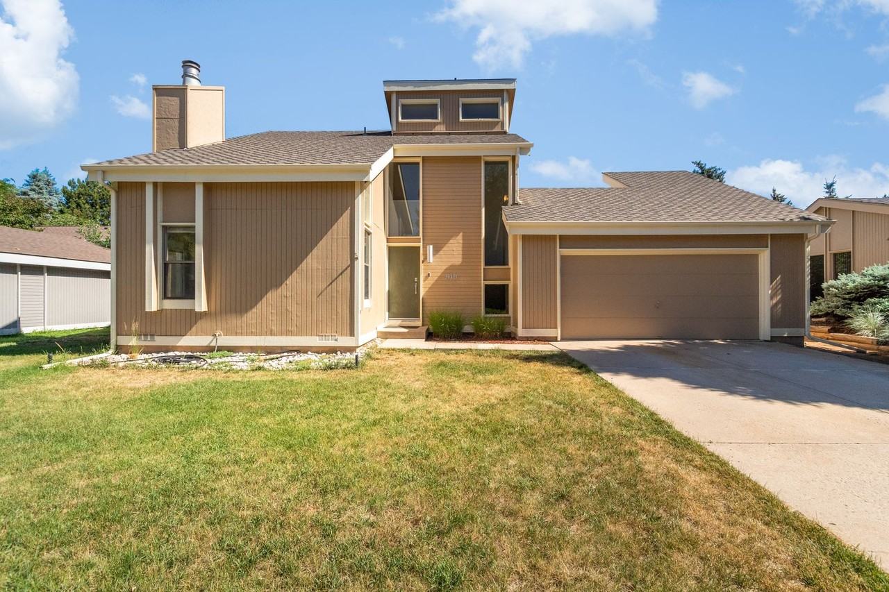 918 Driftwood Dr - Photo 2 of 24