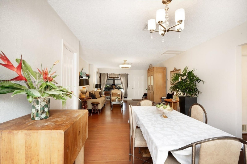 254 Sw 6th St - Photo 4 of 29