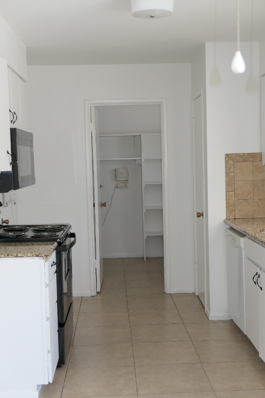 28621 Murrieta Rd - Photo 3 of 11