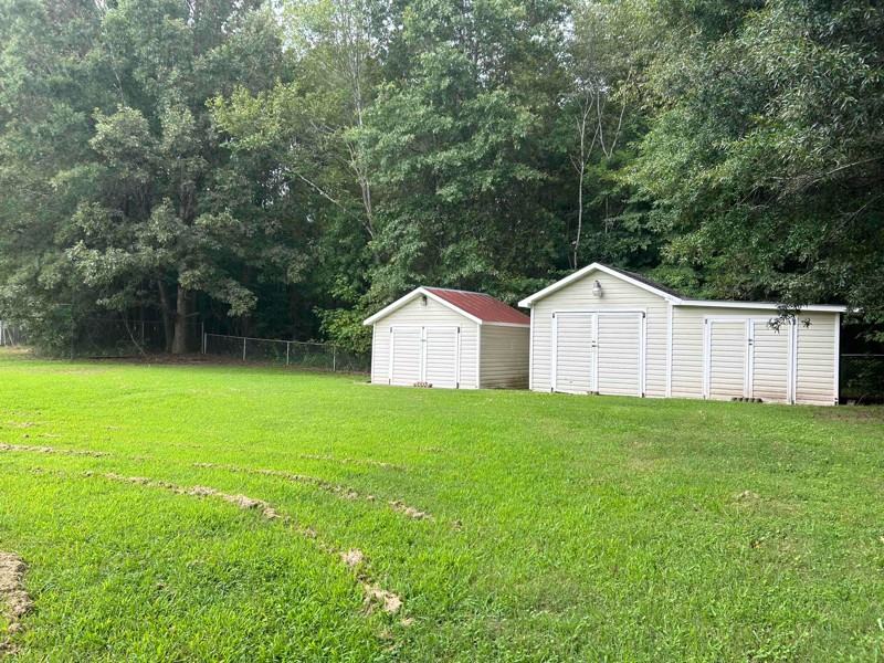 436 Riverdale Rd - Photo 4 of 13