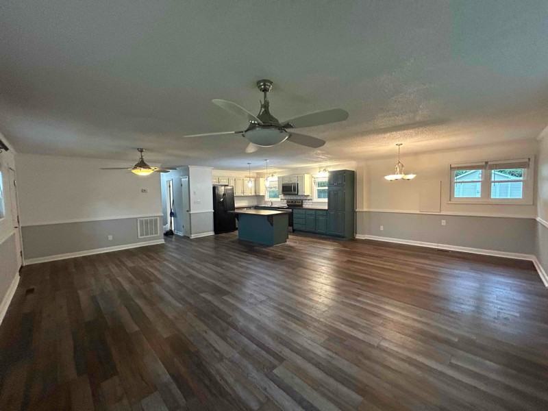 436 Riverdale Rd - Photo 7 of 13