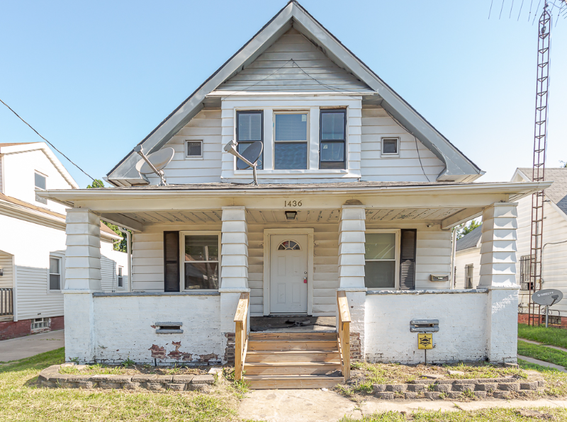 1436 Avondale Ave - Photo 2 of 14