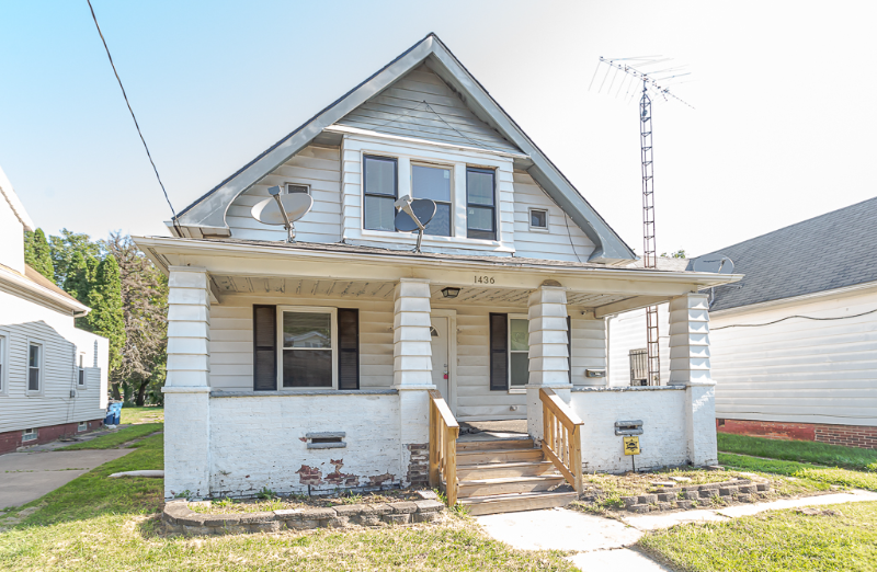 1436 Avondale Ave - Photo 3 of 14
