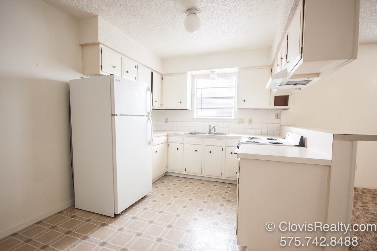 1928 W 21st St #10 - Photo 6 of 11