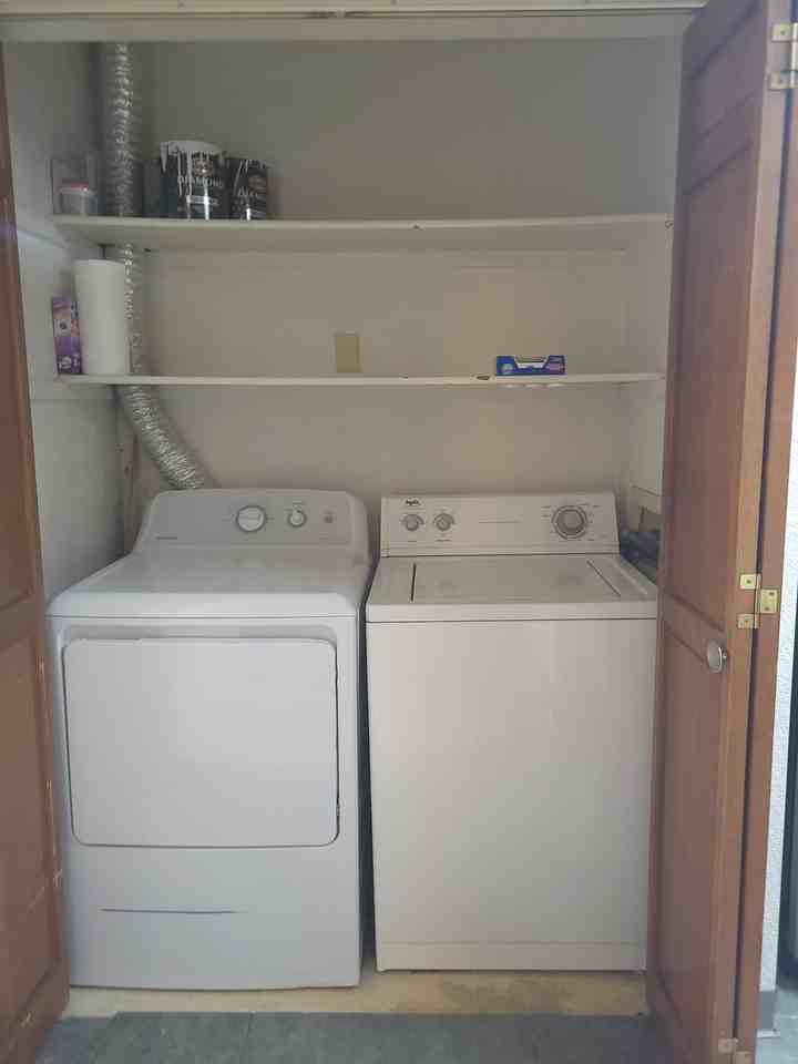 836 S Vance St #F - Photo 3 of 20