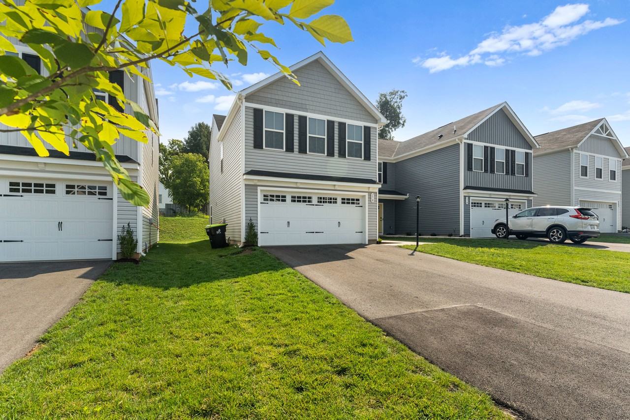 178 Robinia Rd #A - Photo 2 of 18