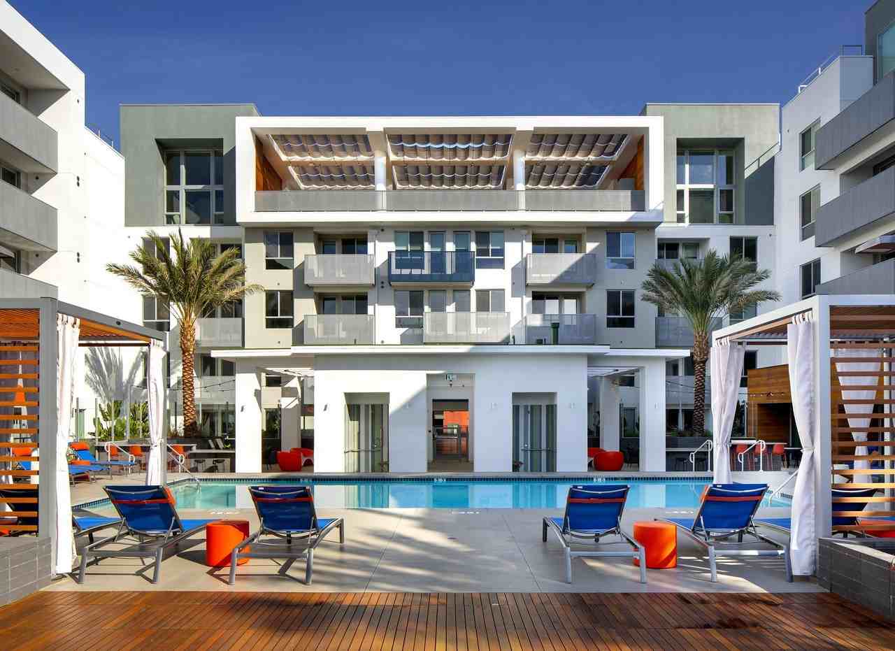 The Q Variel - Photo 3 of 50