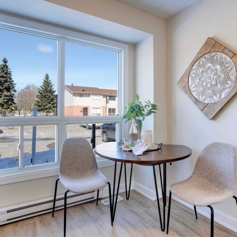 355 Sandringham Crescent #35 - Photo 3 of 13