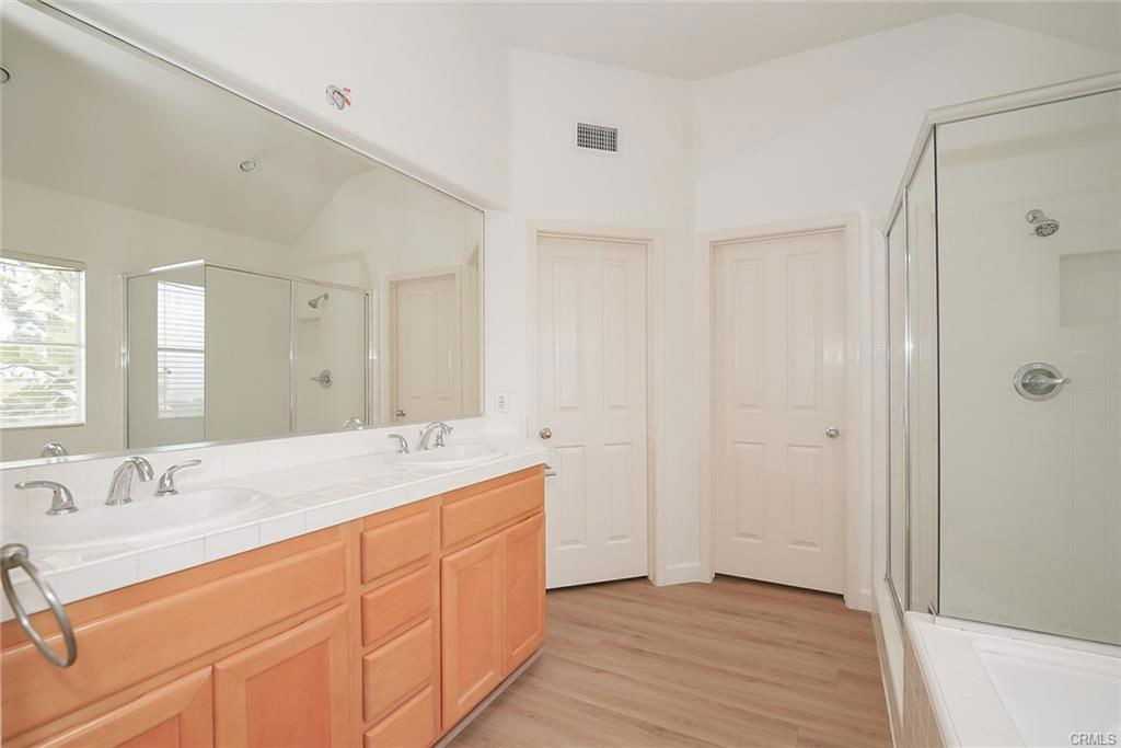 25 Clermont - Photo 2 of 8