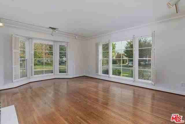 11401 Burnham St - Photo 3 of 8