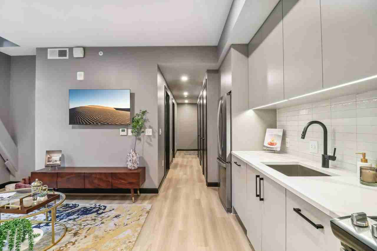 Balsa - Photo 2 of 50