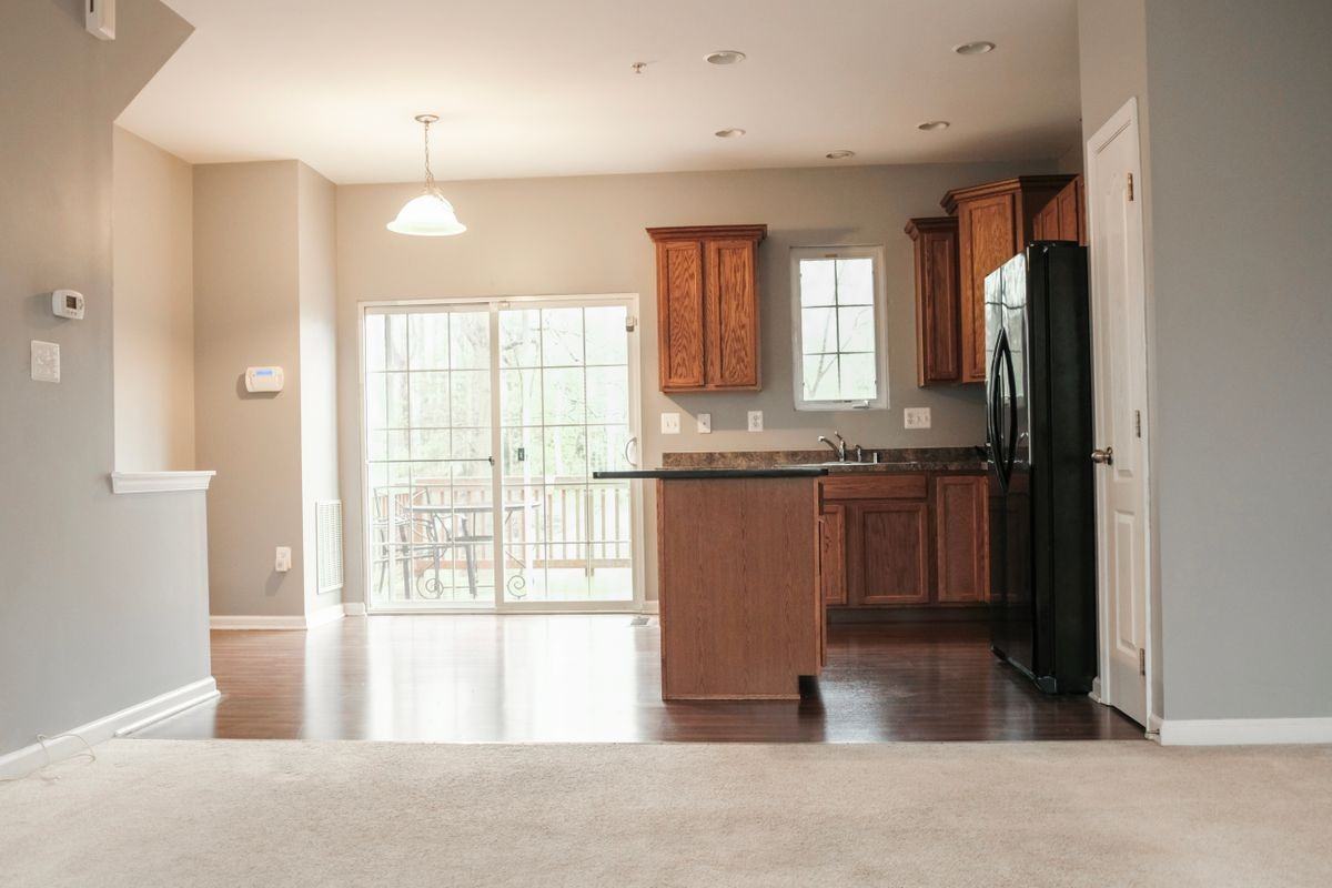 1125 Coulbourn Cor - Photo 3 of 6