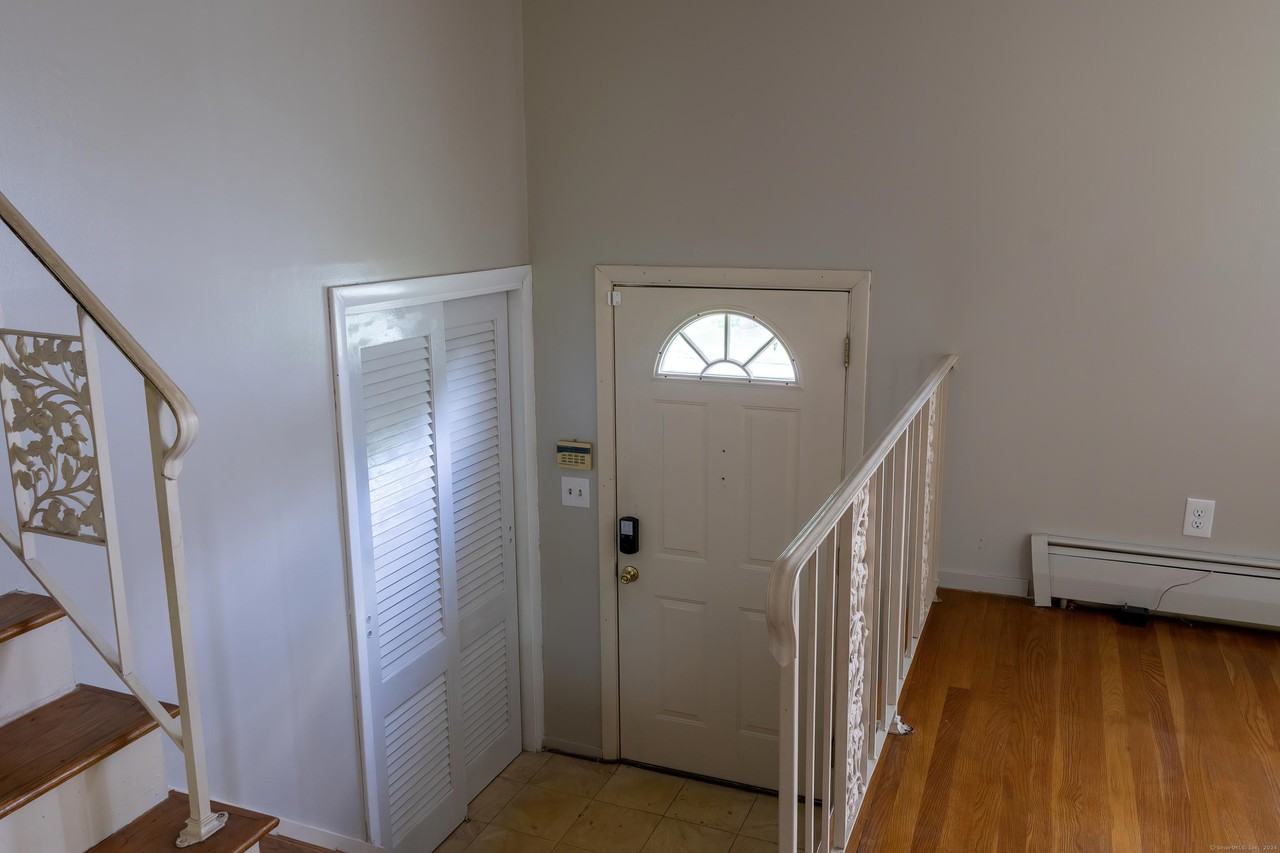 10 Old Village Rd - Photo 3 of 30