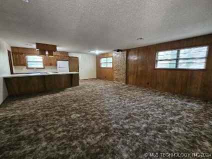 1867 Sycamore Dr - Photo 2 of 14