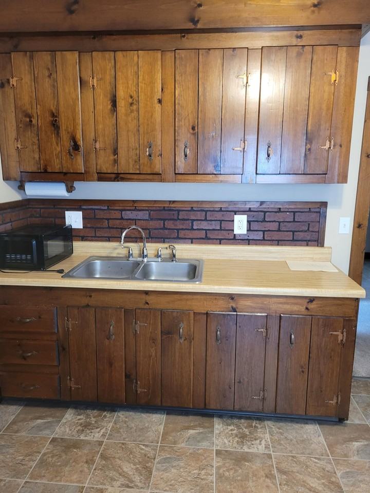 22 W Center St - Photo 2 of 21