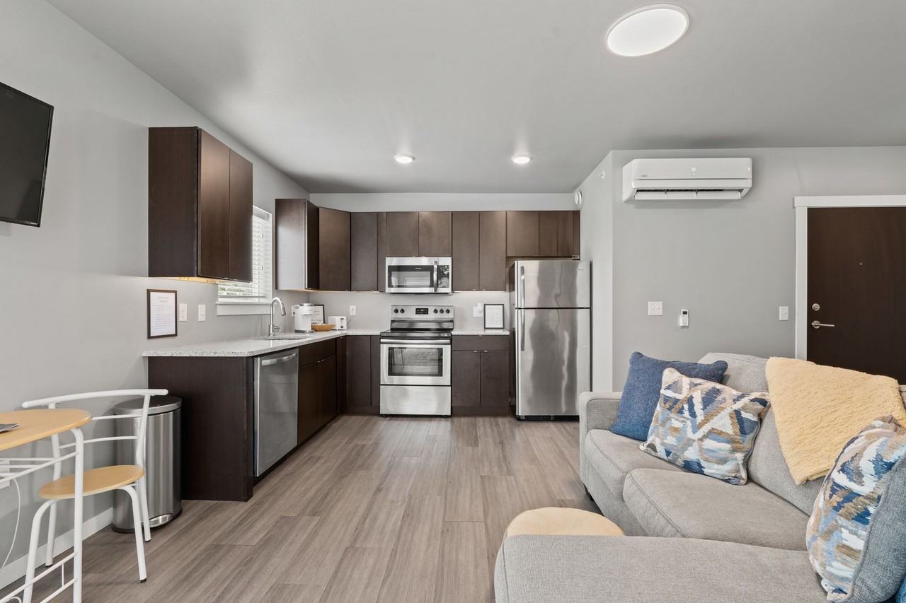 500 on 1st - Photo 3 of 11