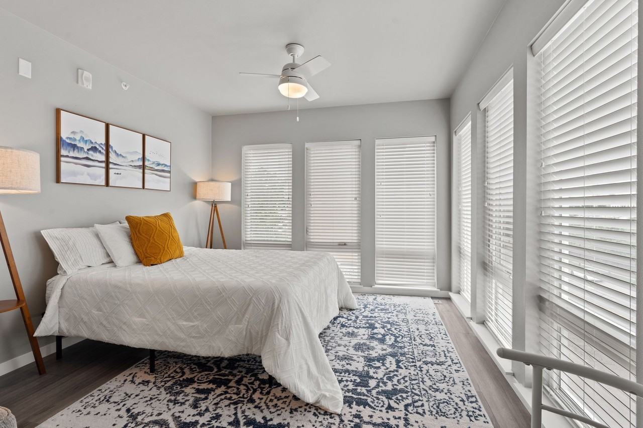 500 on 1st - Photo 5 of 11