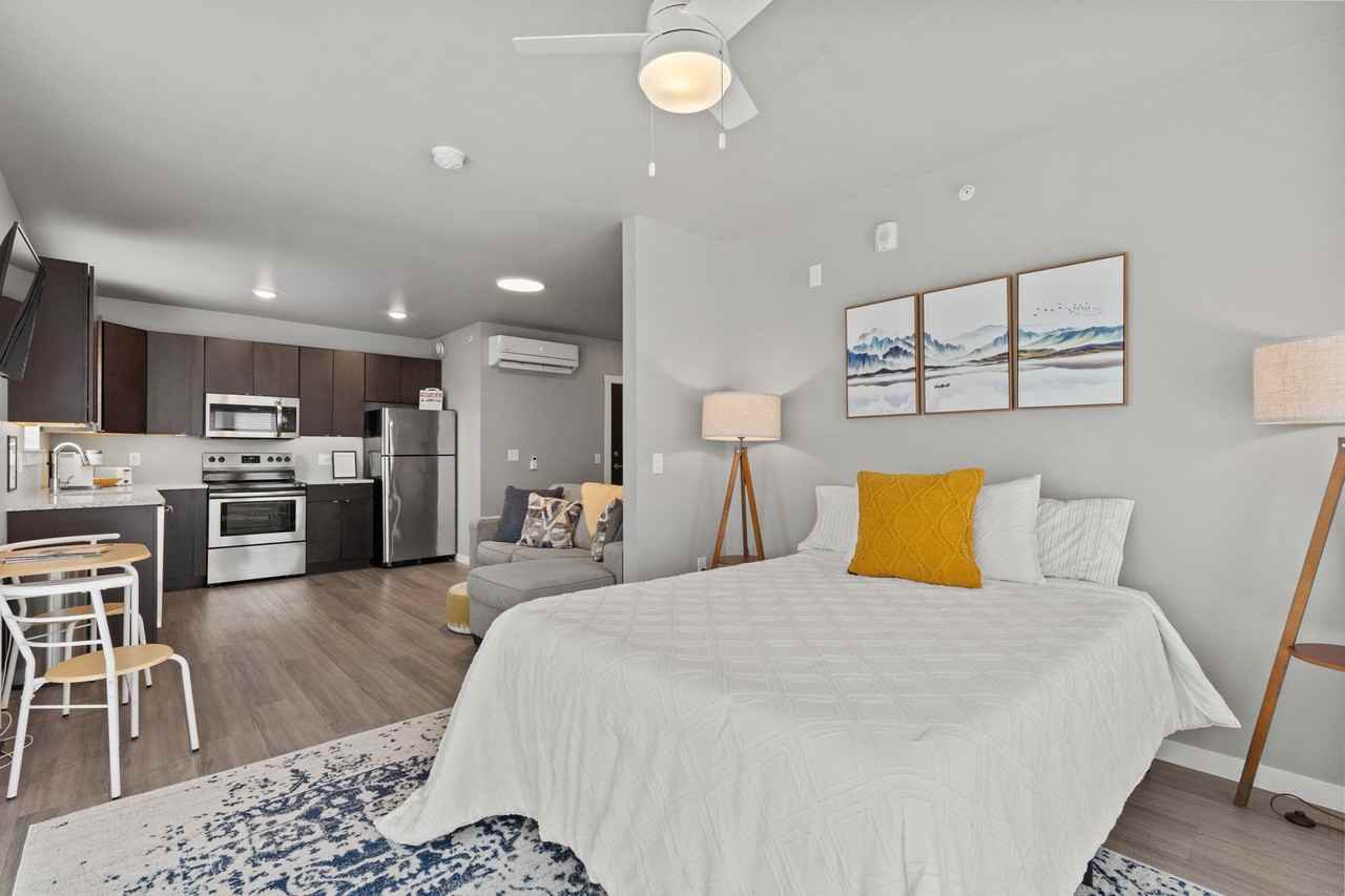 500 on 1st - Photo 6 of 11