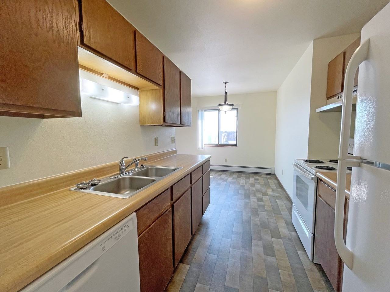 Dakota Arms - Photo 2 of 14