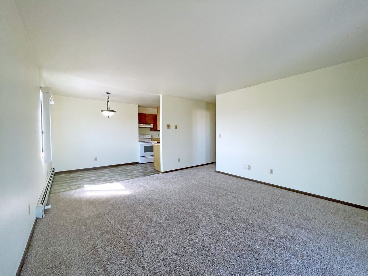 Dakota Arms - Photo 5 of 14