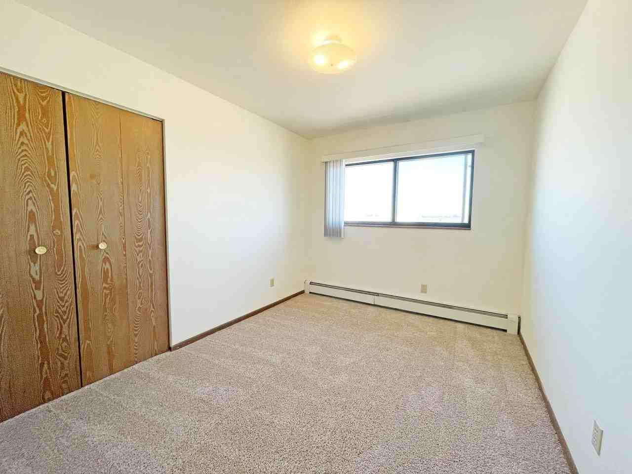 Dakota Arms - Photo 7 of 14