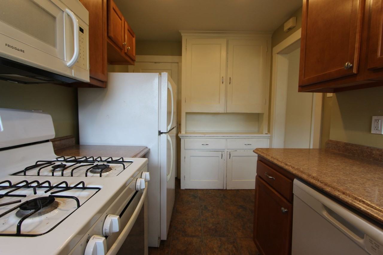 118 Lloyd Ave - Photo 3 of 16