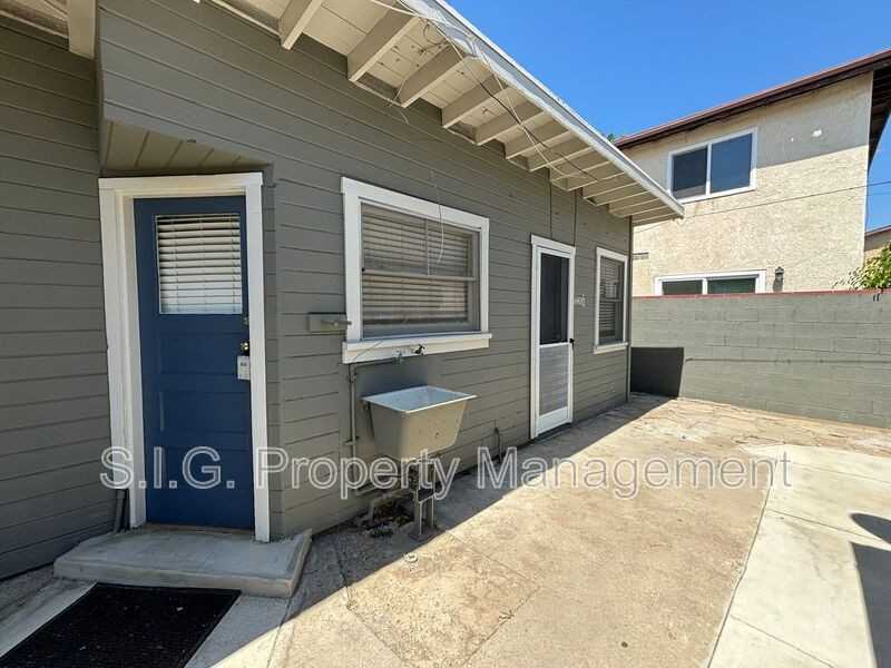 1230 1/2 Griffith St - Photo 2 of 17