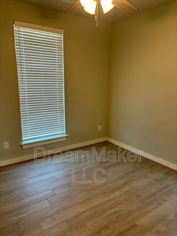 5225 Red Maple Ave - Photo 5 of 16