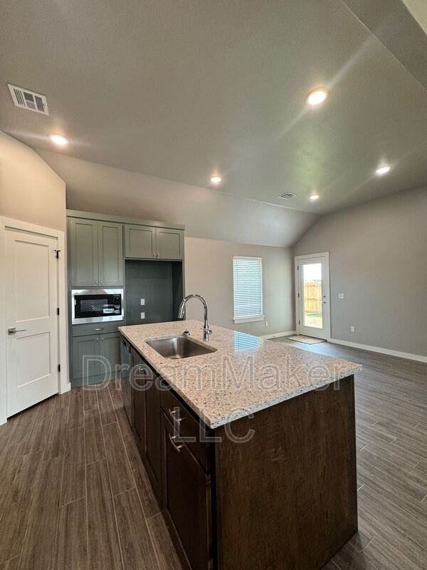 790 Flowers Dr - Photo 3 of 17