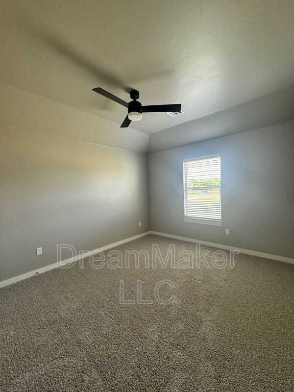 790 Flowers Dr - Photo 6 of 17