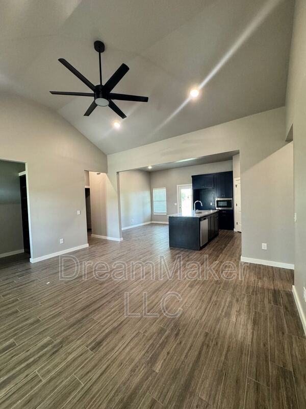 716 Flowers Dr - Photo 2 of 15