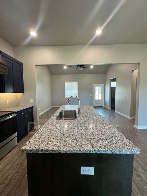 716 Flowers Dr - Photo 3 of 15