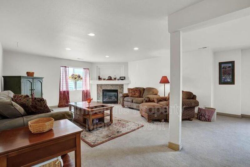 2030 Silver Creek Dr - Photo 4 of 48