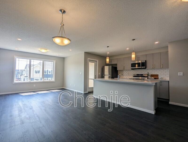 20608 21 Ave Nw - Photo 3 of 20