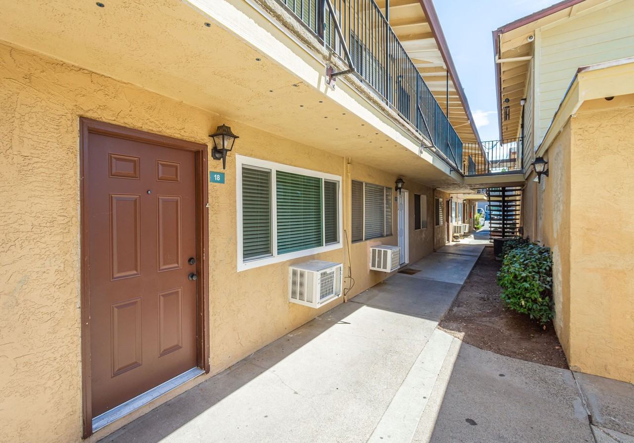 Courtyard on Morse - Photo 3 of 33