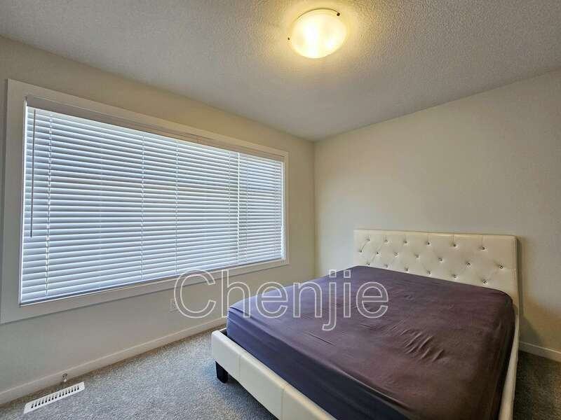 22729 82a Ave Nw - Photo 3 of 35