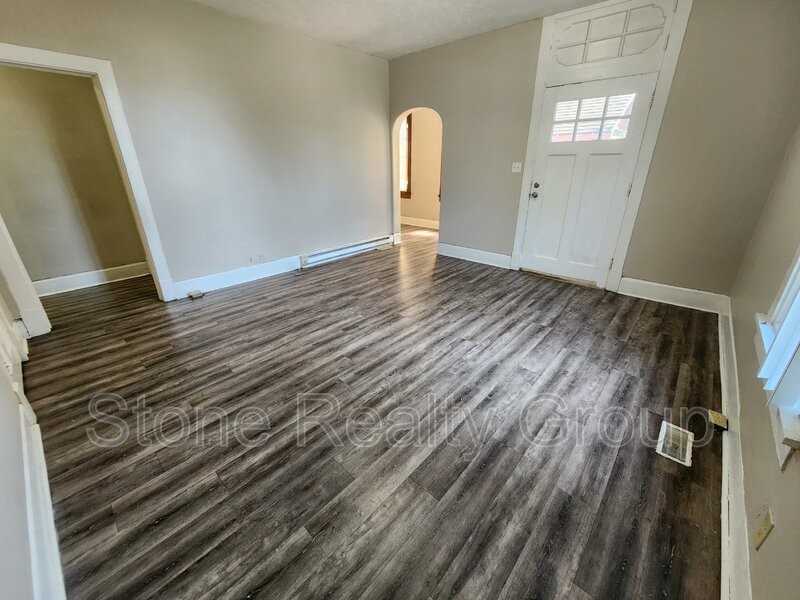 622 College Ave - Photo 2 of 8