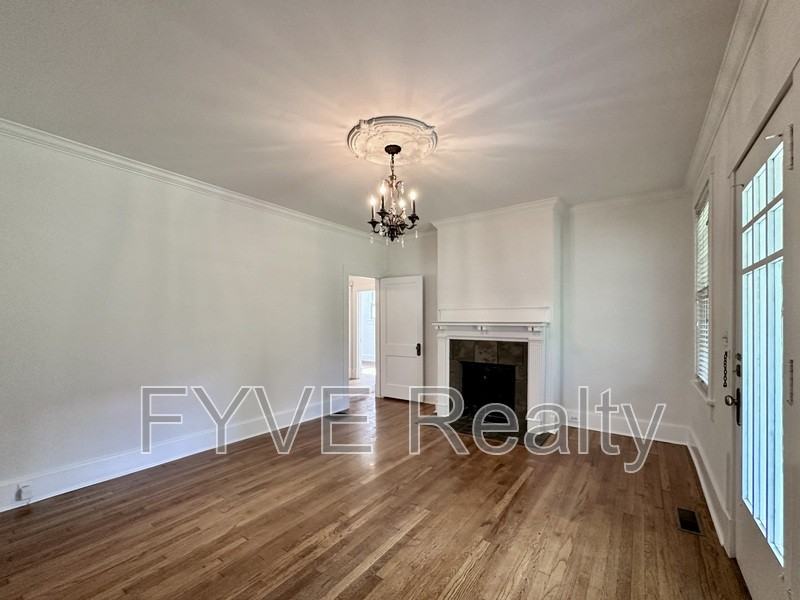 300 Elberta St - Photo 2 of 17