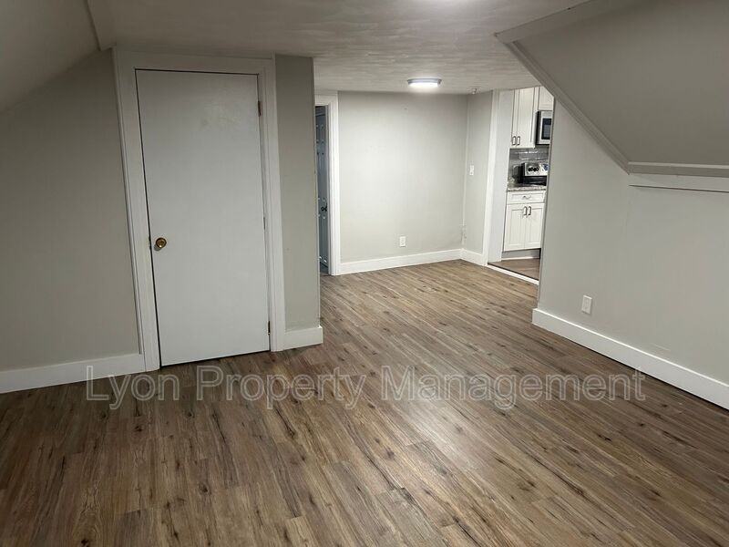 27 Lamphear St #119SUMMIT - Photo 6 of 13