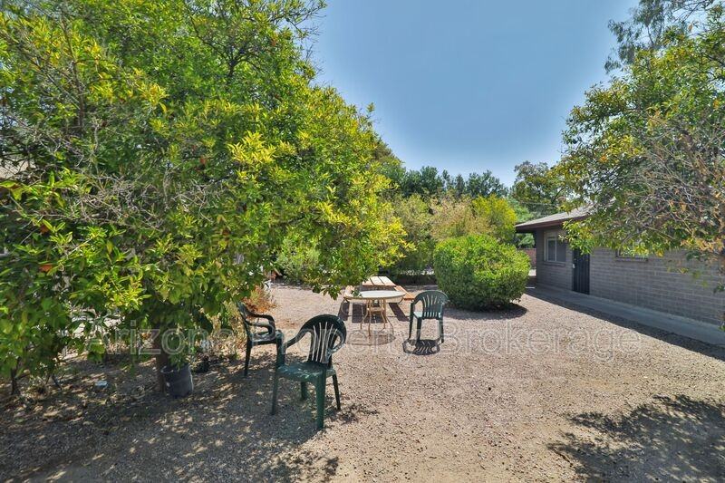 2323 S College Ave #6 - Photo 4 of 34