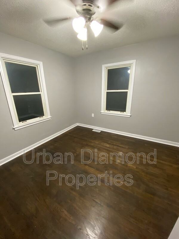 6708 Nw Bougher Ln - Photo 3 of 12