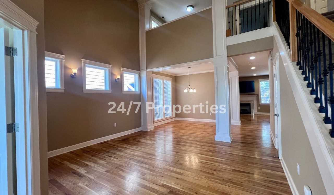 4237 Sussex Street - Photo 2 of 50