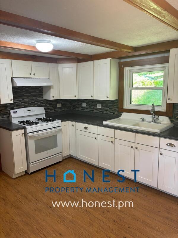 523 Memorial Dr - Photo 2 of 28